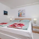 Traumhaftes Mit Eigenem Weinkeller, Hydromassagedusche, Meerblick - Nur 480 Meter Zum Apartmán Crikvenica