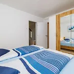 Traumhaftes Mit Eigenem Weinkeller, Hydromassagedusche, Meerblick - Nur 480 Meter Zum * Crikvenica