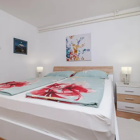 Traumhaftes Mit Eigenem Weinkeller, Hydromassagedusche, Meerblick - Nur 480 Meter Zum Apartman Crikvenica