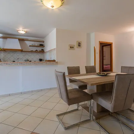 Traumhaftes Mit Eigenem Weinkeller, Hydromassagedusche, Meerblick - Nur 480 Meter Zum Apartman