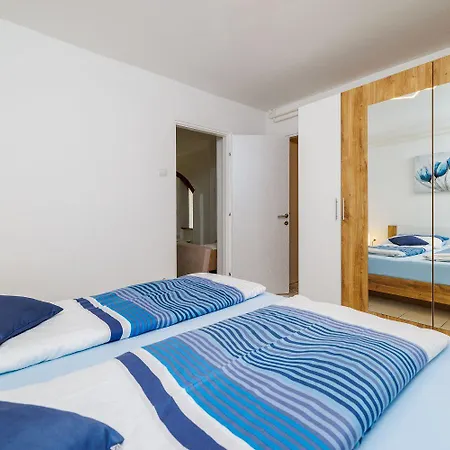 Traumhaftes Mit Eigenem Weinkeller, Hydromassagedusche, Meerblick - Nur 480 Meter Zum * Crikvenica